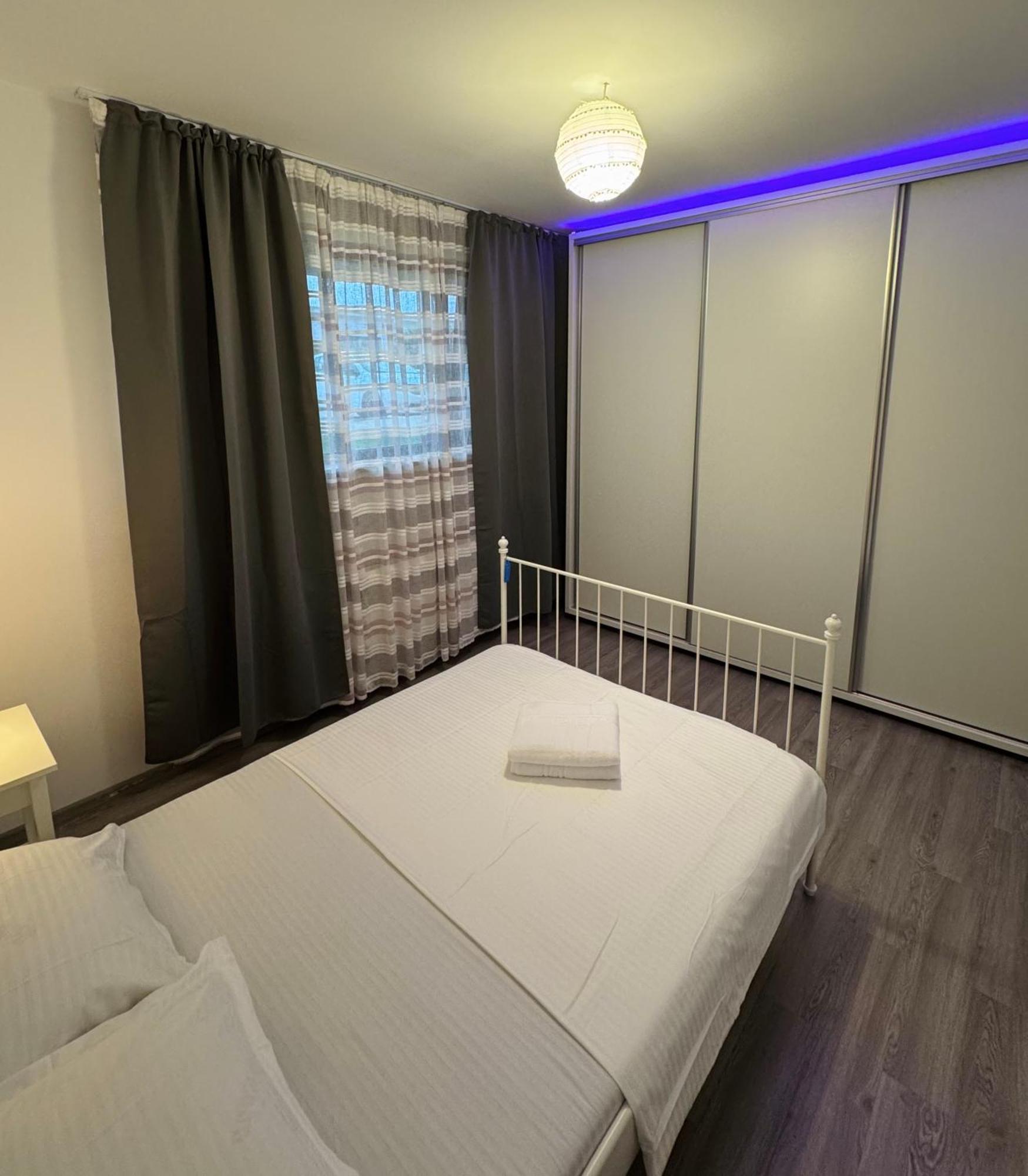 Apartment Solar D3, Private Parking, One Bedroom Bukarest Exteriör bild